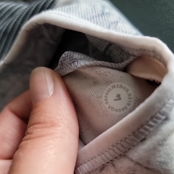Lululemon Ebb to Street Bra * Wash - 4 - Picture 11 of 11